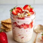 strawberry cheesecake overnight oats recipe
