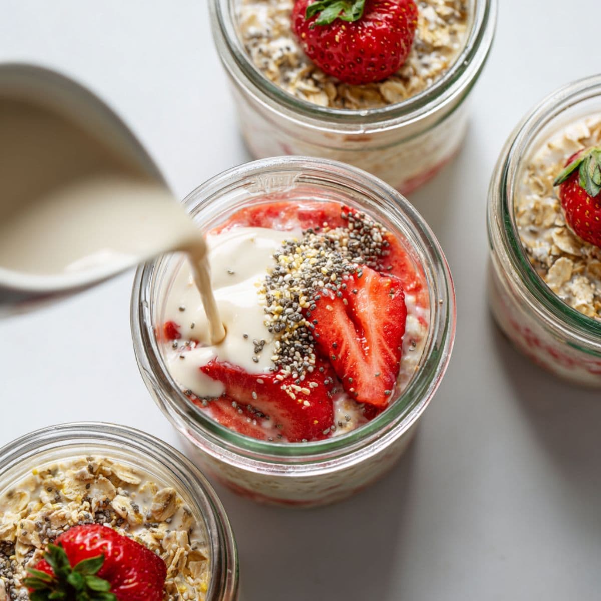 trawberry cheesecake overnight oats recipe jar layering