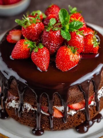 chocolate strawberry cake