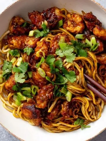 sticky chicken noodles