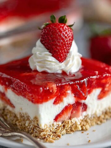 strawberry pretzel salad