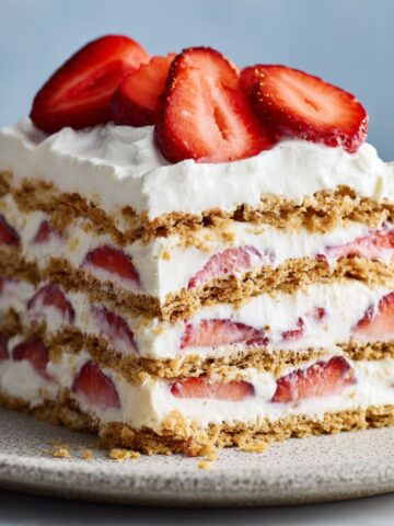 strawberry icebox cake